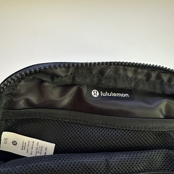 Lululemon Everywhere Belt Bag 1L - Black - NWT - Same Day Shipping  🚀 - Picture 5 of 8